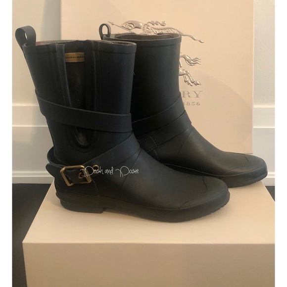 Burberry Brain Mid Buckley Black Rain Boot…